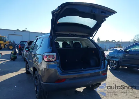 2020 Jeep Compass Altitude 4X4 из США, поврежденный, VIN 3C4NJDBB8LT129636